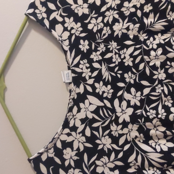 Old Navy Black and White Floral Dress - Picture 3 of 6